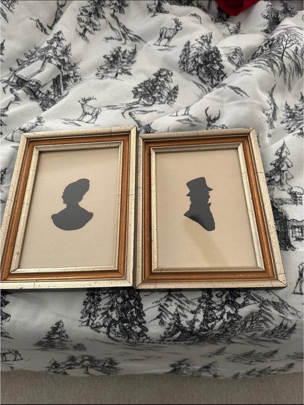 Vintage gold Frame Silhouette Wall Art Pair - Gold
